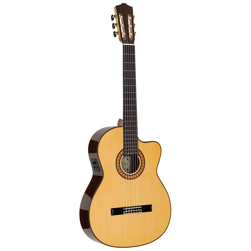 Salvador Cortez CS-60CE klassieke gitaar. massief spruce top. cutaway. Fishman Presys I elektronica