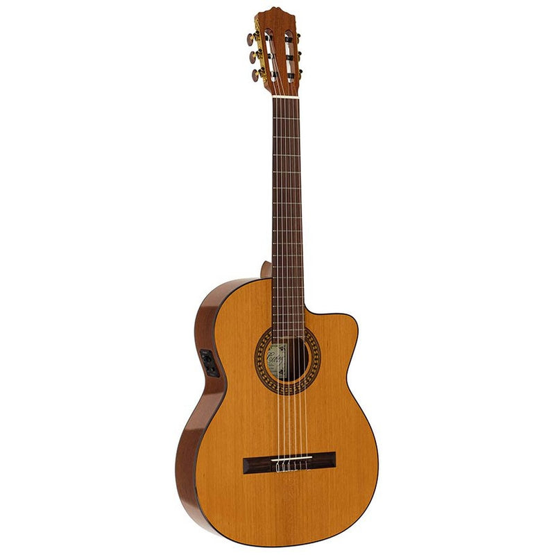 Salvador Cortez CC-22CE klassieke gitaar. massief ceder top. sapele b&s. Fishman Presys I elektronica. cutaway. hoogglans