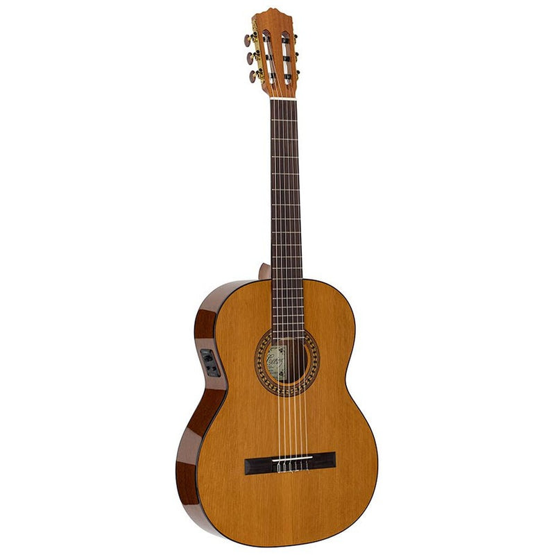 Salvador Cortez CC-22E klassieke gitaar. massief ceder top. sapele b&s. Fishman Presys I elektronica. hoogglans