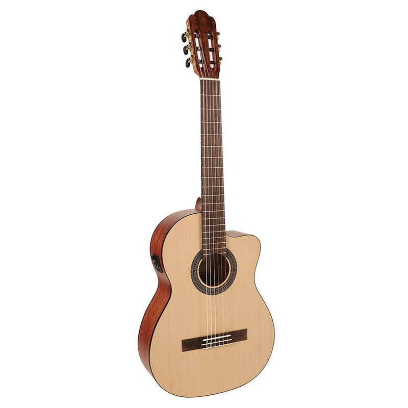 Salvador CS-244-CE klassieke gitaar. sparren top. sapele body. Savarez snaren. satin finish. met cutaway en EQ5