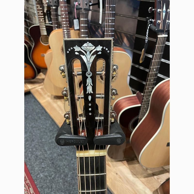 Hozen OM Golden Era Adirondack inclusief koffer westerhaven-muziek