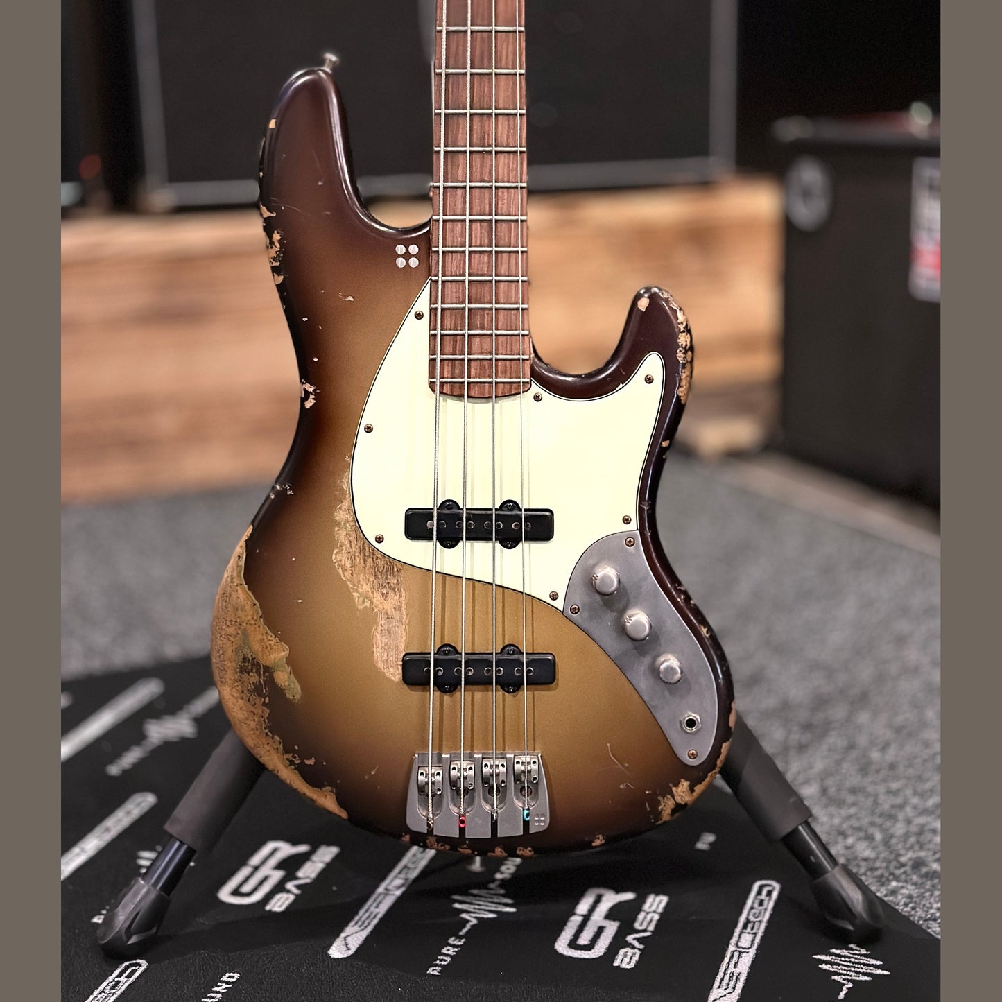 Sandberg California TT Goldburst Masterpiece westerhaven-muziek
