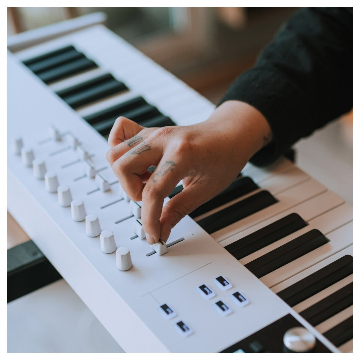 Arturia Keylab Essential 3 88 White 88-toetsen Midi Controller-toetsenbord westerhaven-muziek