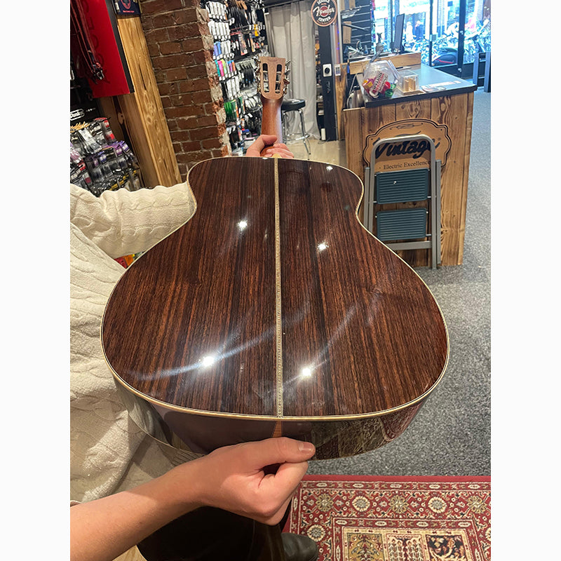 Hozen OM Golden Era Sitka Spruce inclusief koffer westerhaven-muziek