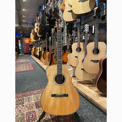 Hozen OM Golden Era Sitka Spruce inclusief koffer